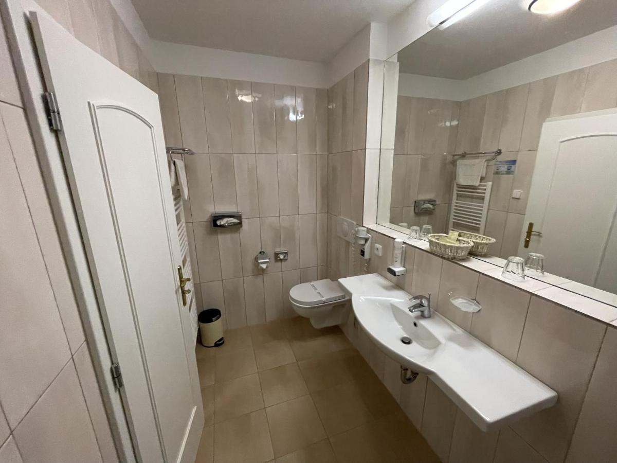 Hotel Reza Františkovy Lázně Екстериор снимка