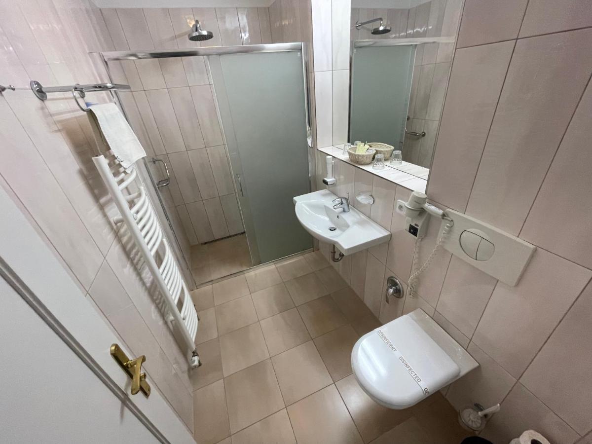 Hotel Reza Františkovy Lázně Екстериор снимка