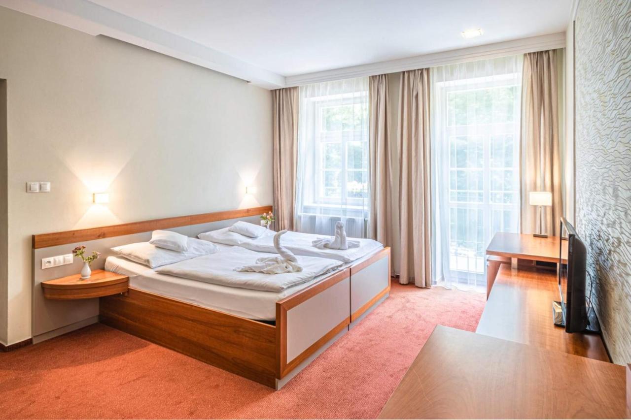 Hotel Reza Františkovy Lázně Екстериор снимка