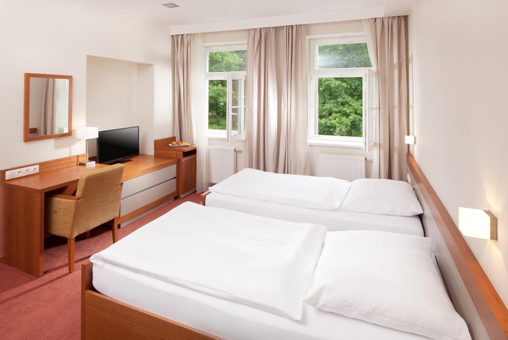 Hotel Reza Františkovy Lázně Екстериор снимка
