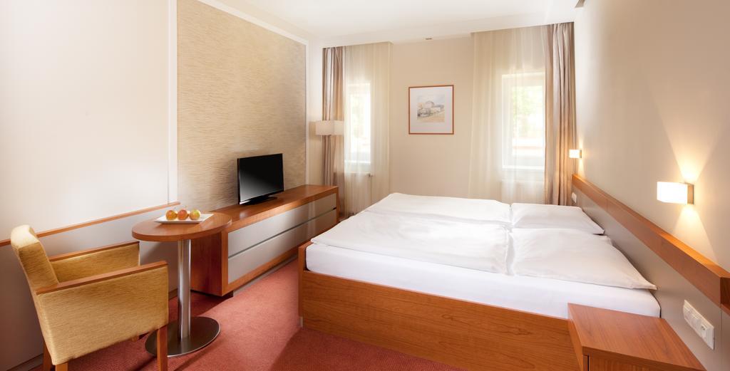 Hotel Reza Františkovy Lázně Екстериор снимка